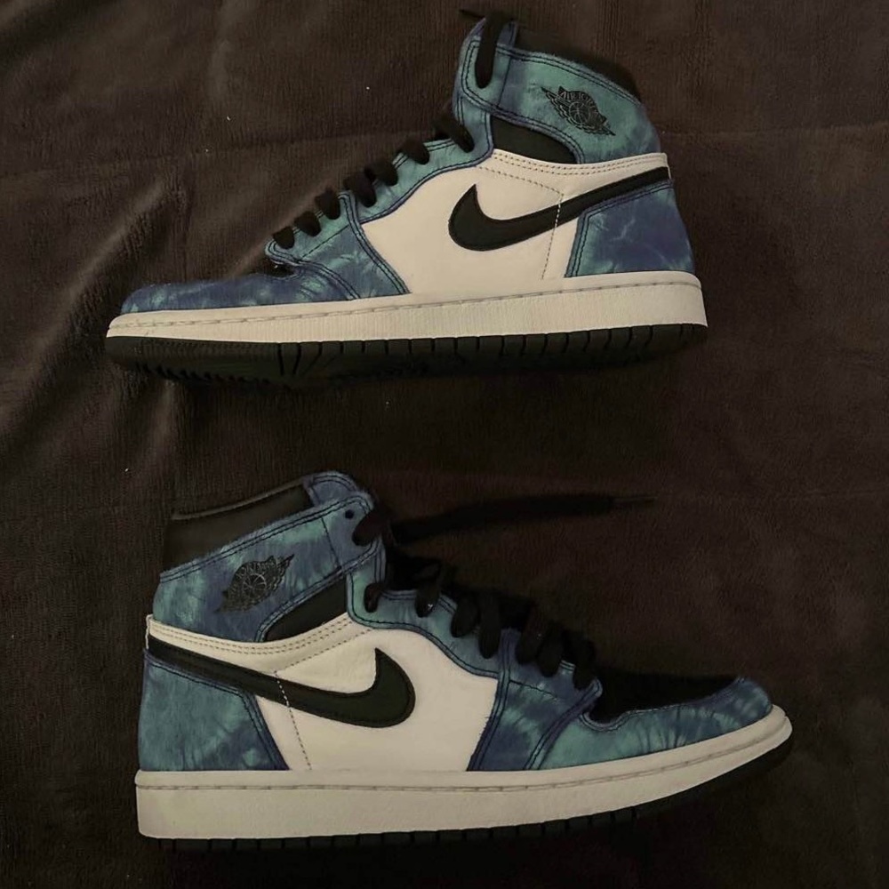 Tie dye air jordan’s, real, only worn 4 times. Don’t have the original box.